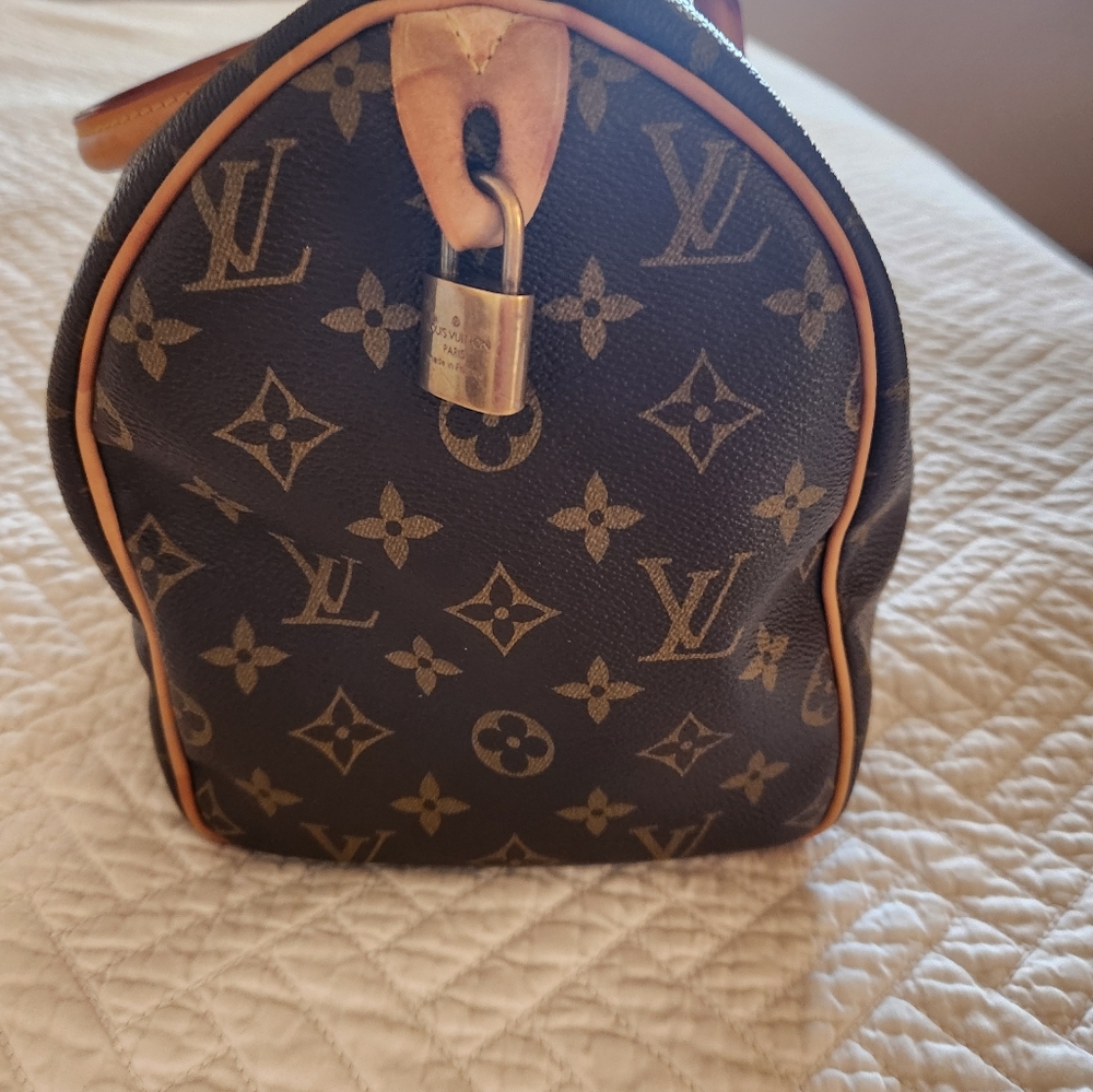Louis Vuitton Monogram Speedy 30 - Picture 10 of 15